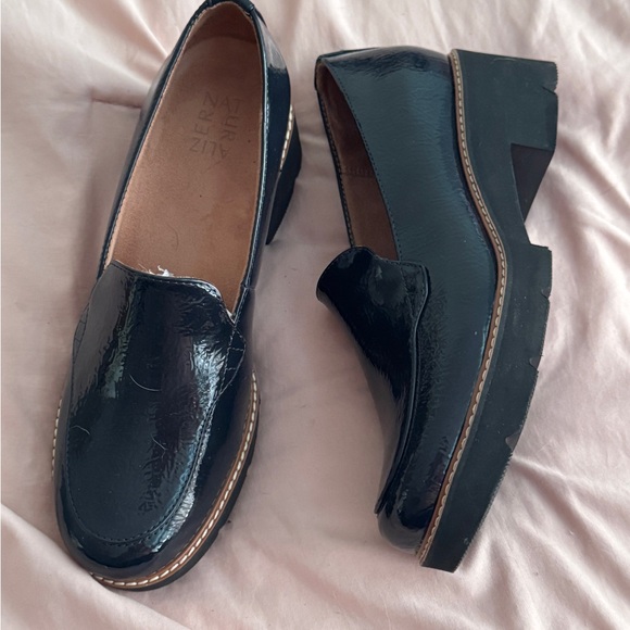 Naturalizer Cabaret Loafers Navy Blue - Picture 2 of 5